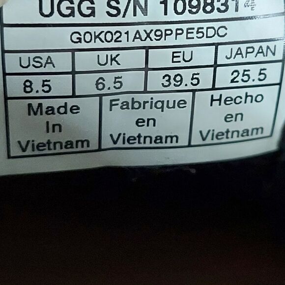 UGG Aureo Black Leather Ankle Boots sz 8.5 - Picture 8 of 9